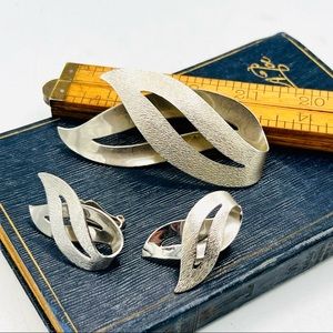 Vintage SARAH COVENTRY brooch & clip on earrings silver tone leaf dimensional